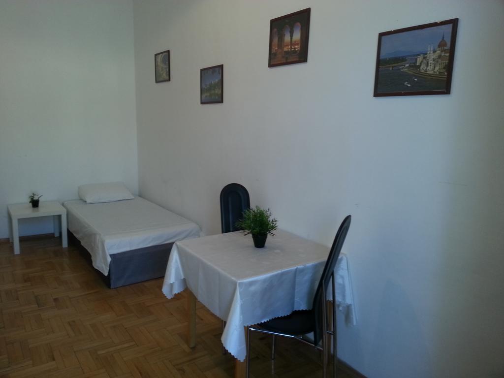 בודפשט Caterina Private Rooms And Apartments מראה חיצוני תמונה
