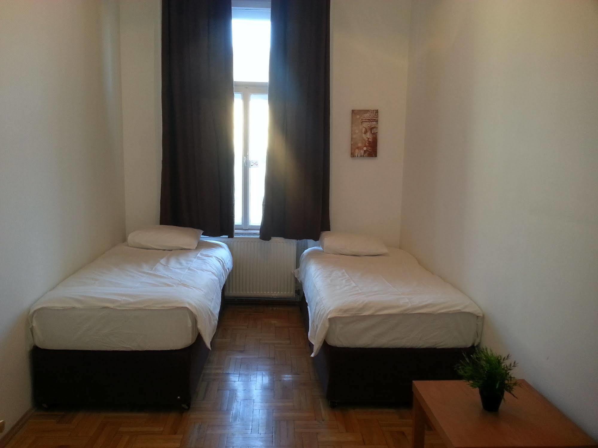 בודפשט Caterina Private Rooms And Apartments מראה חיצוני תמונה